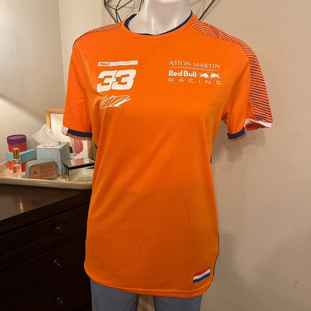 Orange #33 Sportswear Max Verstappen T-shirt, size small.